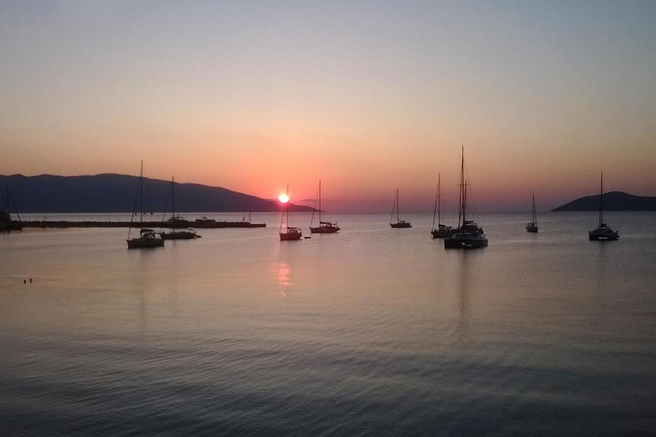 Sunrise Bay Apts Agia Efimia Exterior foto